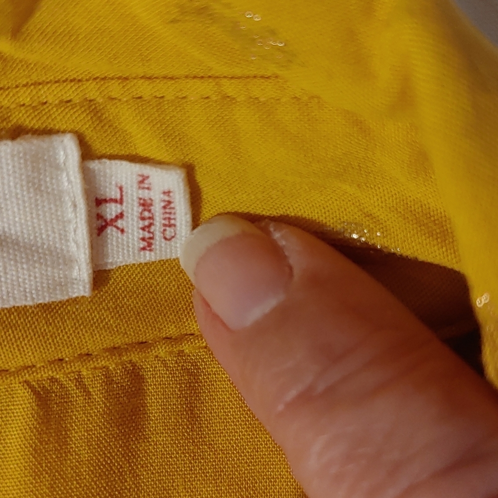 Solitaire Yellow Button-Down Short Sleeve Top - Picture 5 of 6